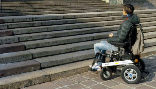 Roma, l'accessibilità della città è un grave problema per le persone con disabilità motorie