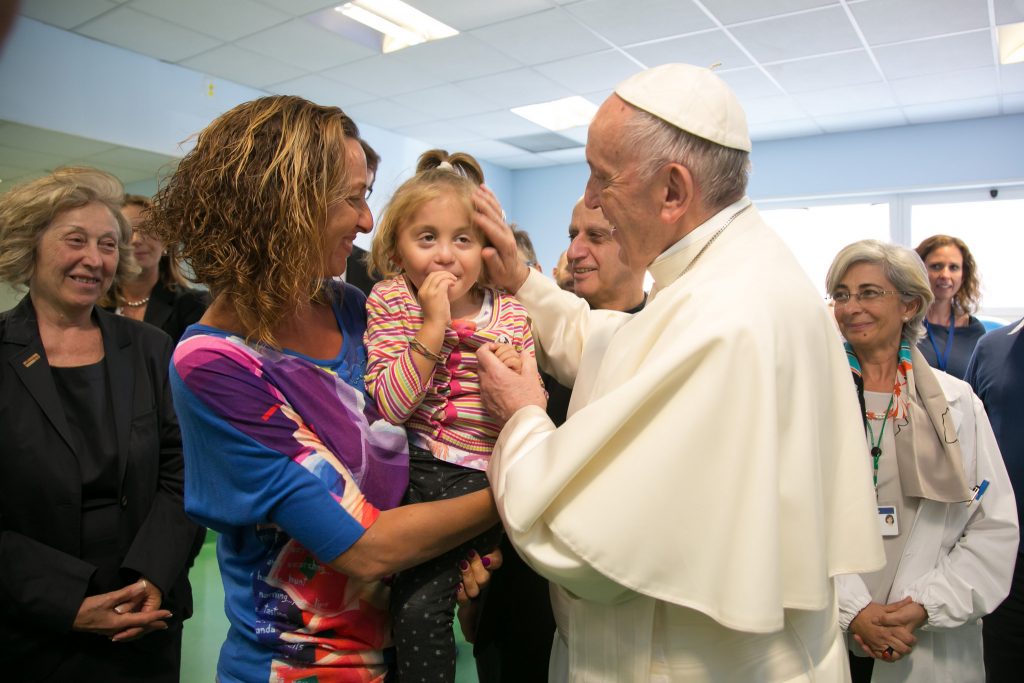 Papa Francesco in visita presso l'Unita riabilitazione Bambini della Fondazione Santa Lucia