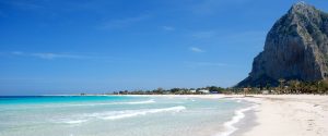 La suggestiva spiaggia di S. Vito lo Capo, in Sicilia