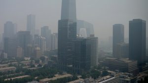 Il cielo di Pechino fra grattacieli e smog