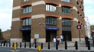 L' esterno della stazione metropolitana di Pimlico, a Londra