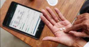 La FDA ha appena approvato una pillola con chip che permette di monitorare in tempo reale l'efficiacia dei farmaci e delle terapie in relazione ai comportamenti dei pazienti.