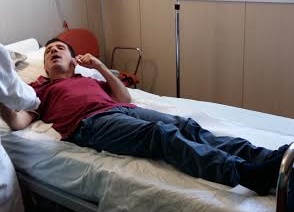 Queste sono invece delle iniezioni di botulino somministrate a scopi terapeutici, presso l' Unità di Neurologia Clinica del San Filippo Neri, a Roma
