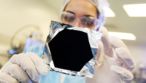 Da nanotubi di carbonio il materiale più nero del mondo