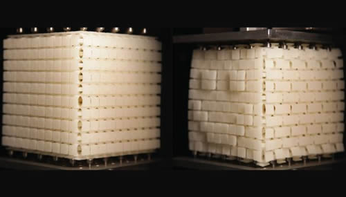 Un metamateriale di recente realizzazione promette una rivoluzione nella realizzazione di protesi e dispositivi indossabili