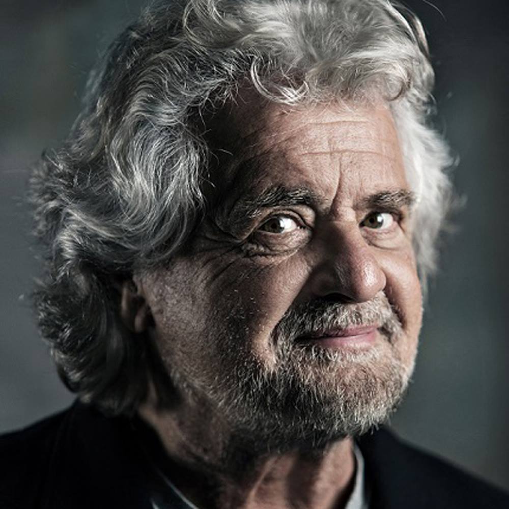 Beppe Grillo (profilo Facebook)