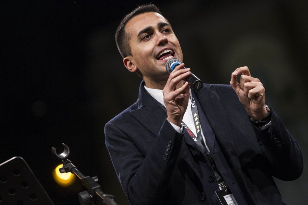 Luigi Di Maio, M5S, Vicepremier eministro dello sviluppo economico e ministro del lavoro e delle politiche sociali (fanpage facebook)